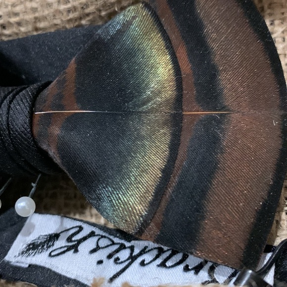 brackish real feather Bow tie. - Picture 8 of 10